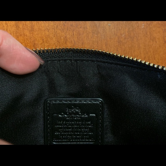 ❤️ Brand New Coach Wristlet ❤️ - Picture 4 of 4